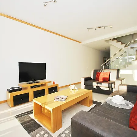 Townhouse With Swimming Pool * Albufeira