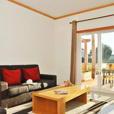 Hébergement de vacances Townhouse In Pateo Near Albufeira Beaches